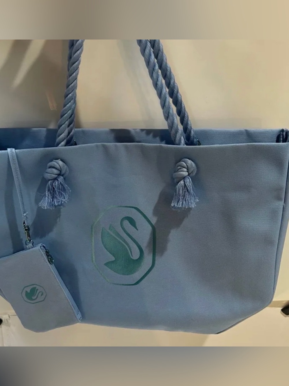 Swarovski Bag 🤍🩵 - Picture 5 of 6